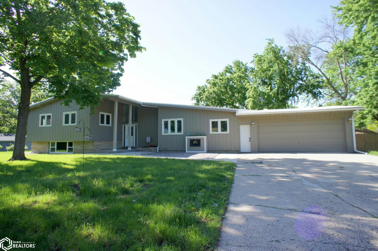 600 LYNNDALE DR, WEBSTER CITY, IA 50595, photo 1 of 37