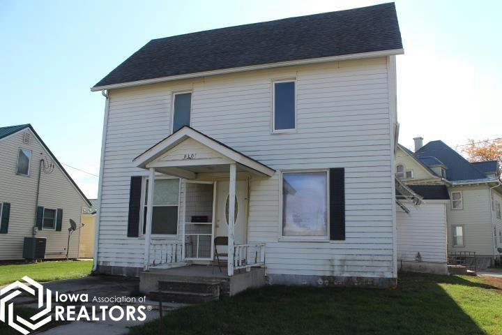 810 PARK AVE, ACKLEY, IA 50601, photo 1 of 11