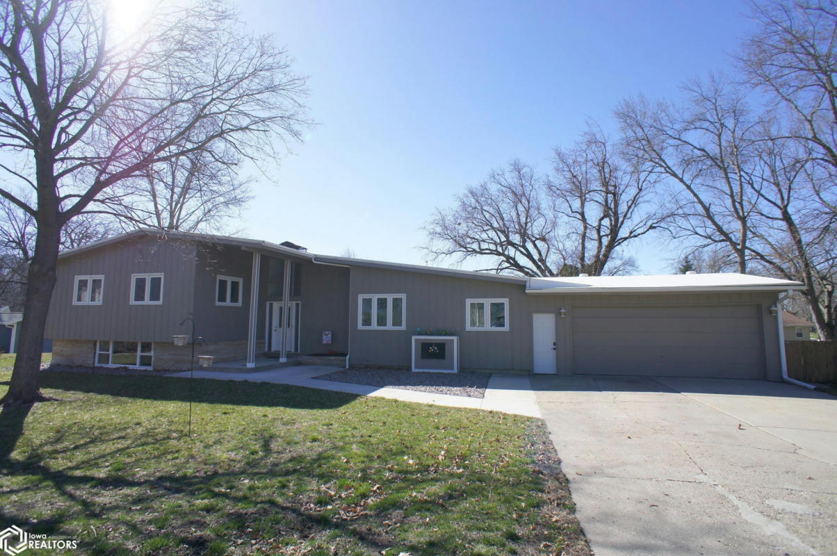 600 LYNNDALE DR, WEBSTER CITY, IA 50595, photo 1 of 39
