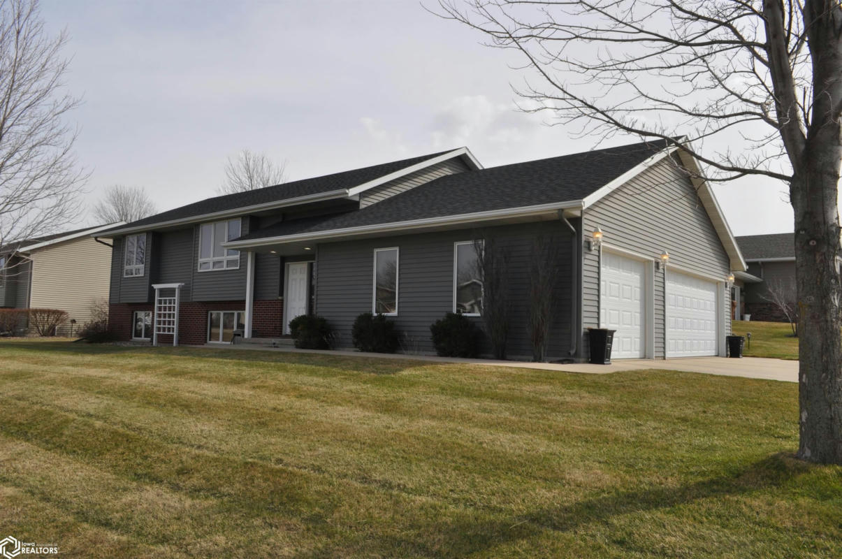 527 W VALLEY DR, CARROLL, IA 51401, photo 1 of 56
