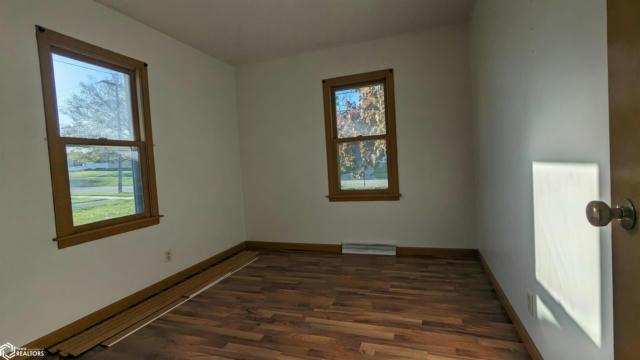 424 8TH AVE, GRINNELL, IA 50112, photo 5 of 20